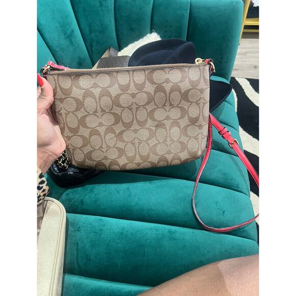 Coach Peyton Signature Crossbody Bag Tan Persimmon Leather Trim Adjustable Strap - Picture 3 of 3